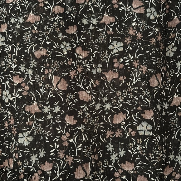 American Eagle cold shoulder top - Picture 3 of 4